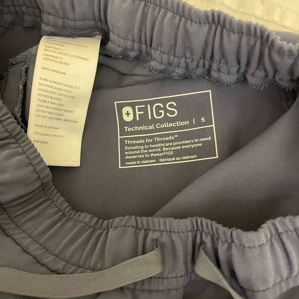Men’s FIGS scrub set size S - LIMITED EDITION Space Navy - Picture 7 of 7